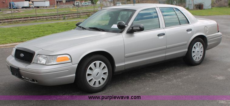 image for item H3594 2008 Ford Crown Victoria Police Interceptor