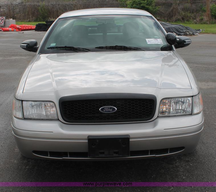 image for item H3594 2008 Ford Crown Victoria Police Interceptor