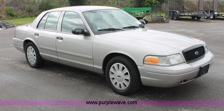 image for item H3594 2008 Ford Crown Victoria Police Interceptor