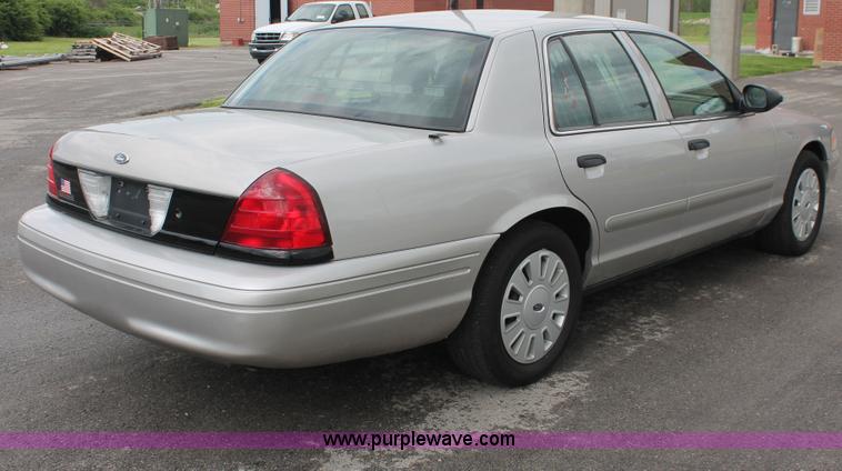 image for item H3594 2008 Ford Crown Victoria Police Interceptor