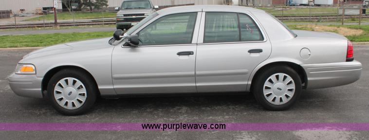 image for item H3594 2008 Ford Crown Victoria Police Interceptor