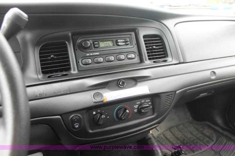 image for item H3594 2008 Ford Crown Victoria Police Interceptor