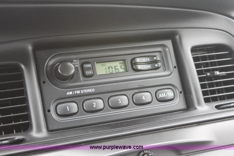 image for item H3594 2008 Ford Crown Victoria Police Interceptor