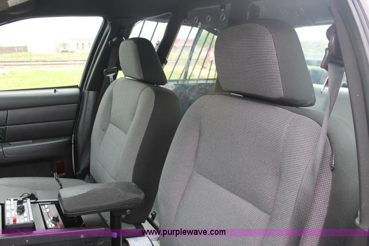 image for item H3594 2008 Ford Crown Victoria Police Interceptor