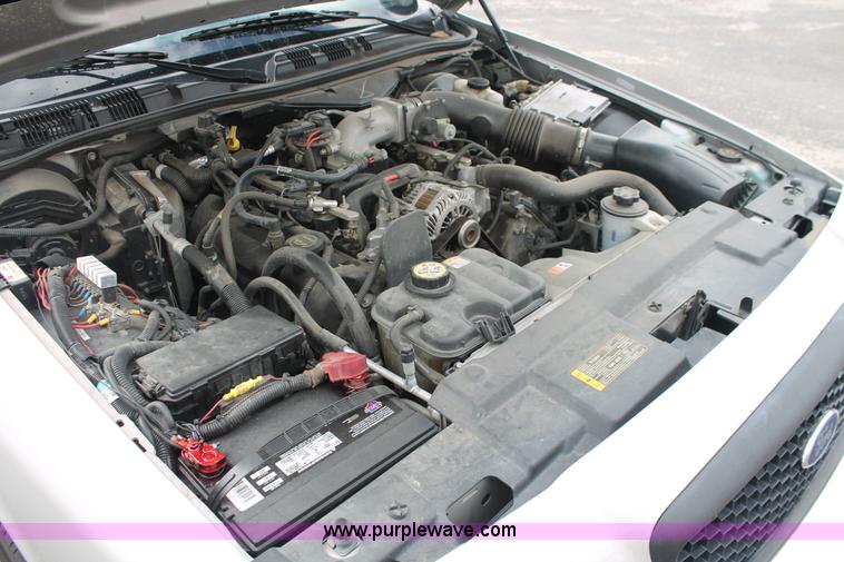 image for item H3594 2008 Ford Crown Victoria Police Interceptor