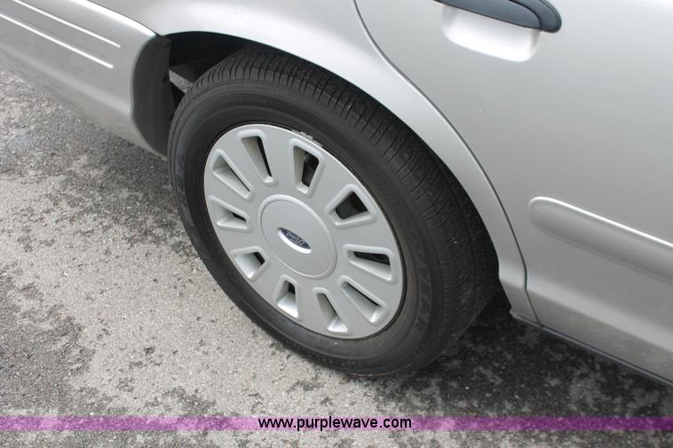 image for item H3594 2008 Ford Crown Victoria Police Interceptor