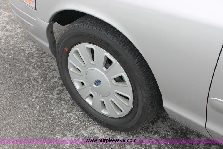 image for item H3594 2008 Ford Crown Victoria Police Interceptor