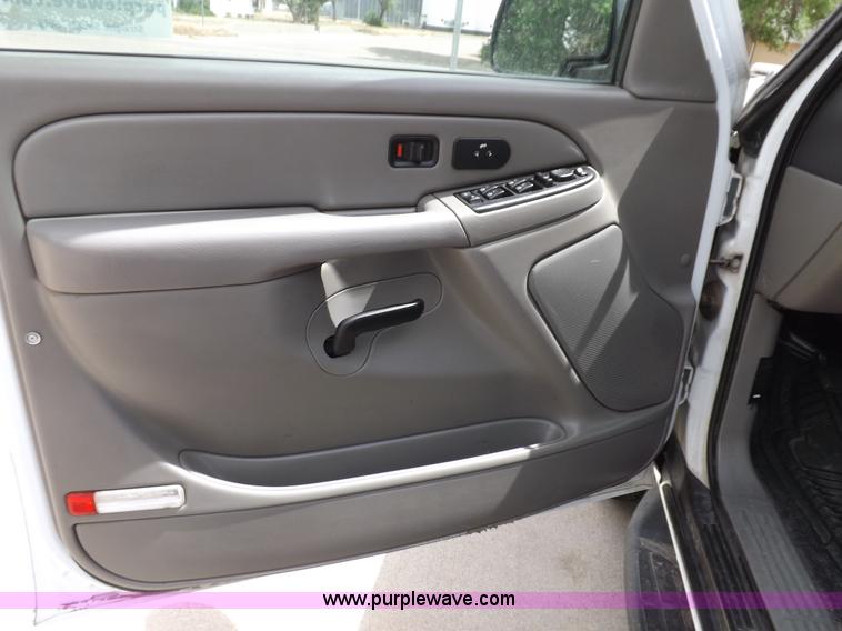 image for item H7022 2006 Chevrolet Tahoe SUV