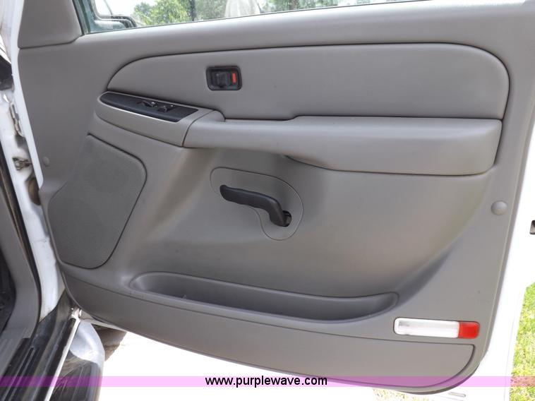 image for item H7022 2006 Chevrolet Tahoe SUV