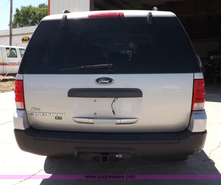 image for item H7032 2005 Ford Expedition XLT SUV