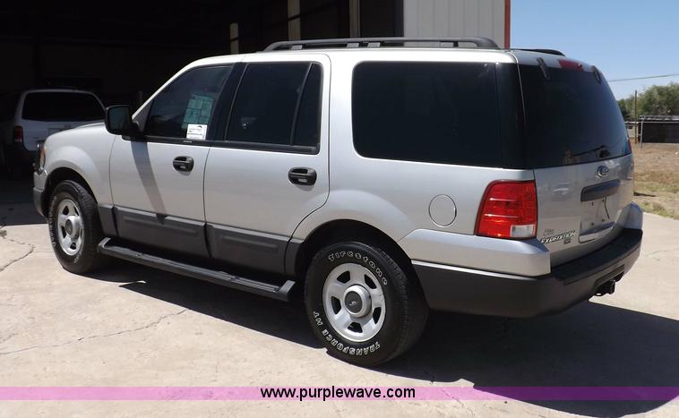 image for item H7032 2005 Ford Expedition XLT SUV