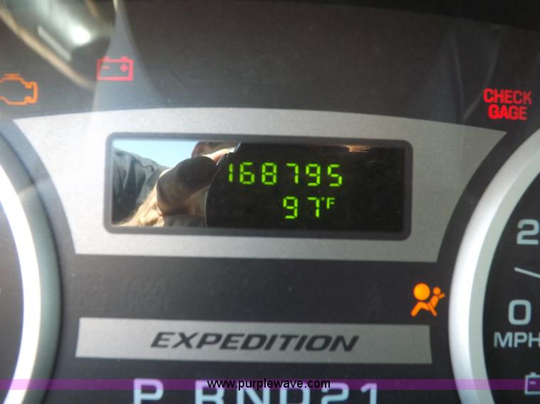 image for item H7032 2005 Ford Expedition XLT SUV