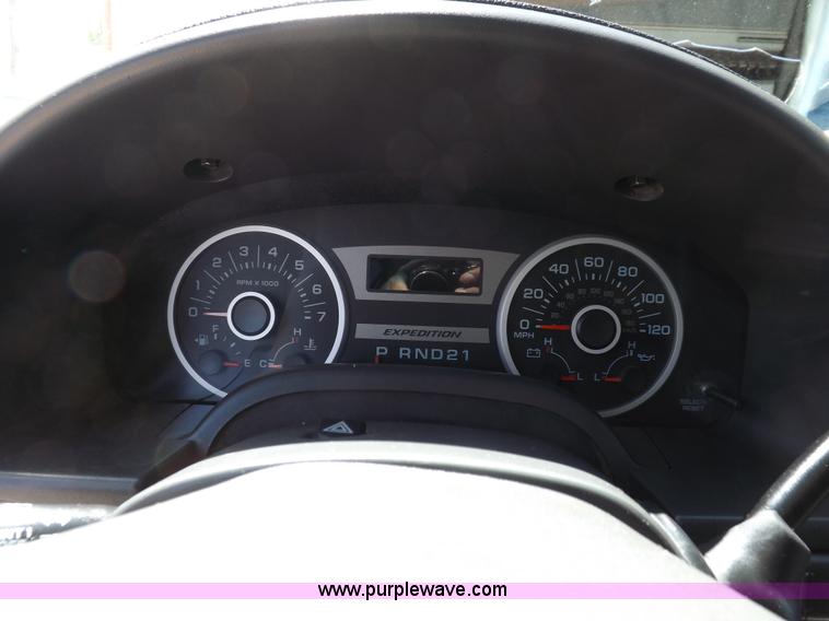 image for item H7032 2005 Ford Expedition XLT SUV