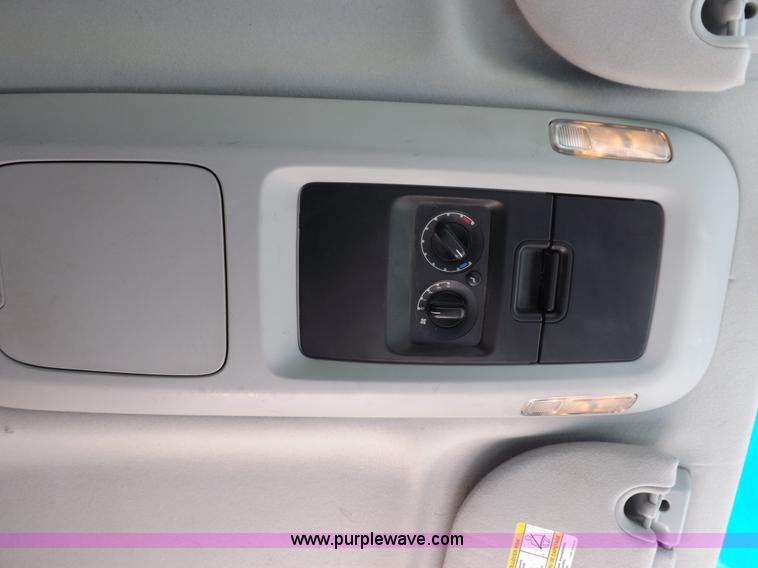 image for item H7032 2005 Ford Expedition XLT SUV