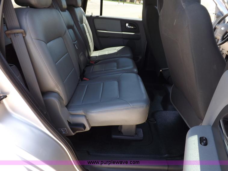 image for item H7032 2005 Ford Expedition XLT SUV