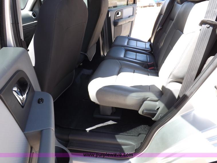 image for item H7032 2005 Ford Expedition XLT SUV