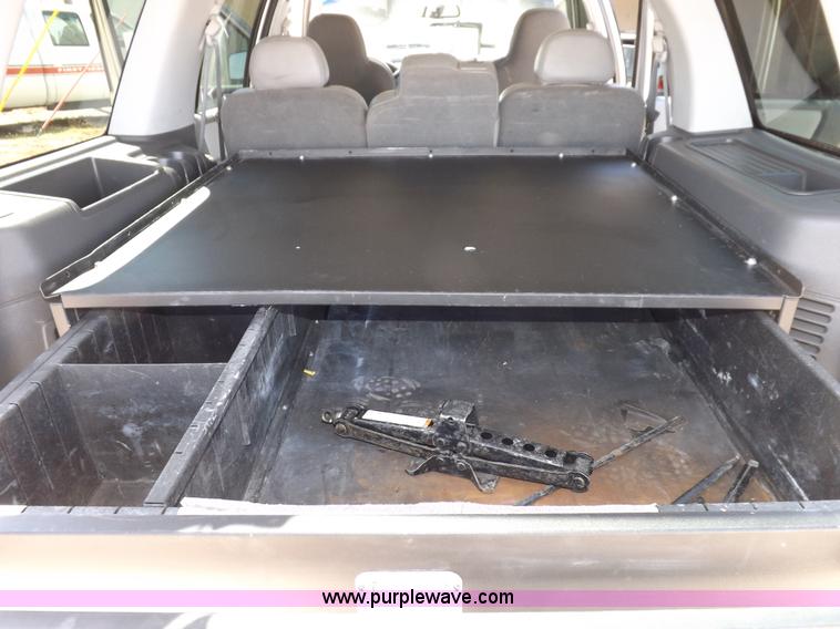 image for item H7032 2005 Ford Expedition XLT SUV