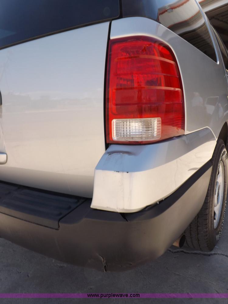image for item H7032 2005 Ford Expedition XLT SUV