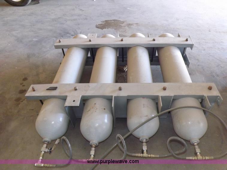 image for item H7036 Bauer 5000 CFM breathing four stage air compressor