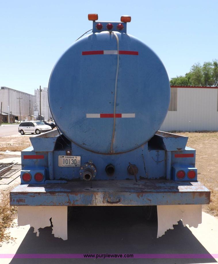 image for item H7038 1981 Adams tank trailer