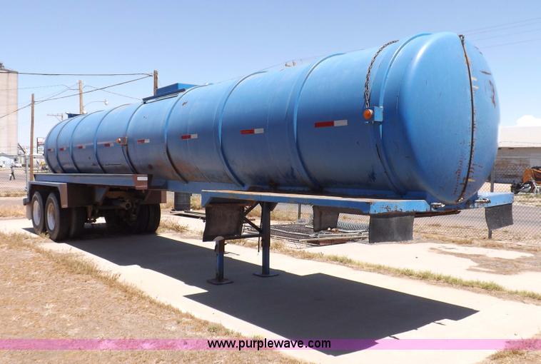 image for item H7038 1981 Adams tank trailer