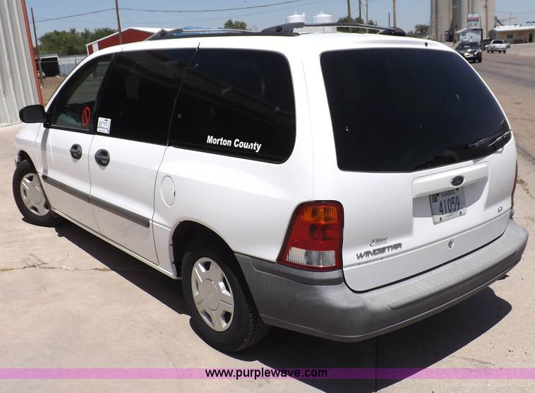 image for item H7039 2001 Ford Windstar LX minivan