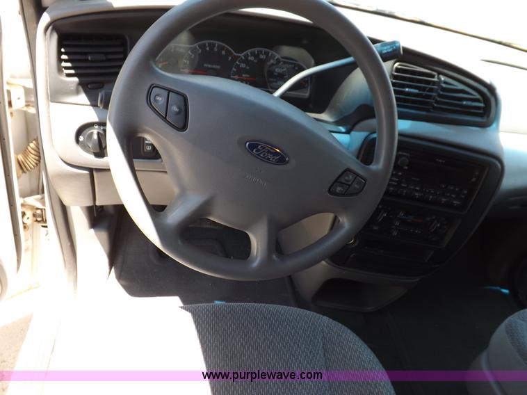 image for item H7039 2001 Ford Windstar LX minivan