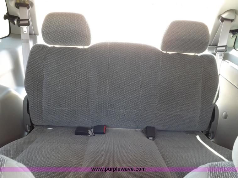 image for item H7039 2001 Ford Windstar LX minivan