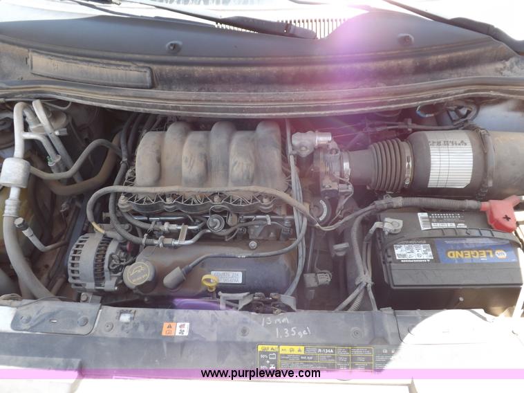 image for item H7039 2001 Ford Windstar LX minivan