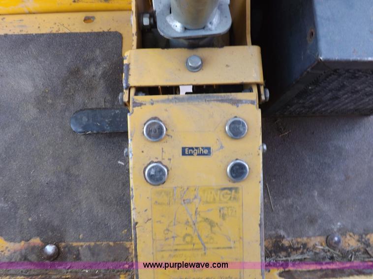 image for item H7118 Hustler 4600 lawn mower