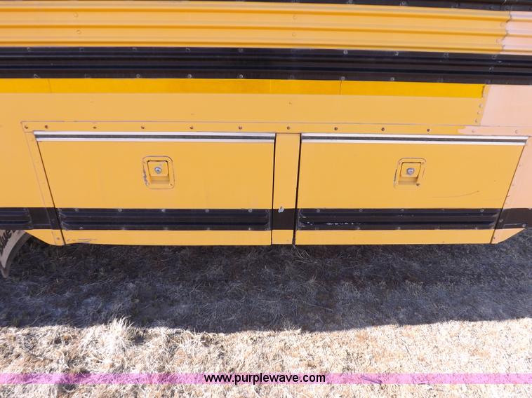 image for item H7122 1995 Blue Bird school bus