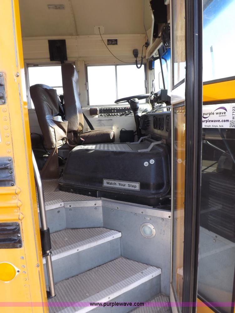 image for item H7123 1992 Blue Bird school bus