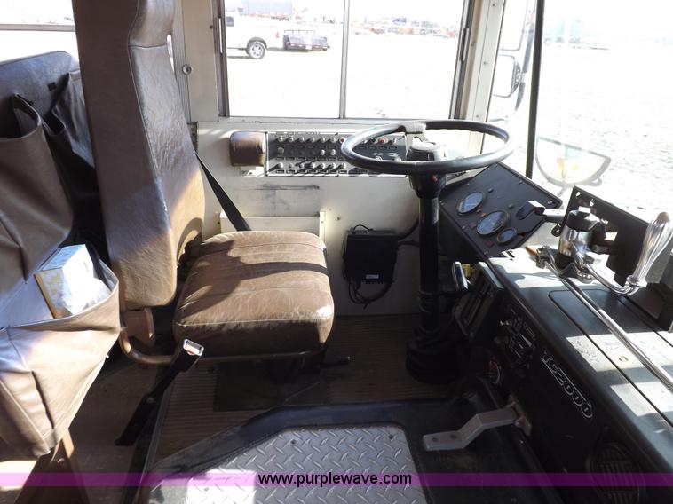 image for item H7123 1992 Blue Bird school bus