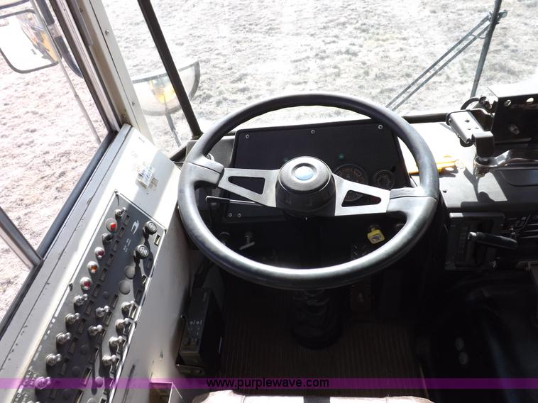 image for item H7123 1992 Blue Bird school bus