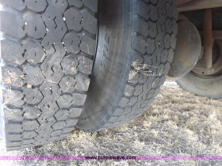 image for item H7123 1992 Blue Bird school bus