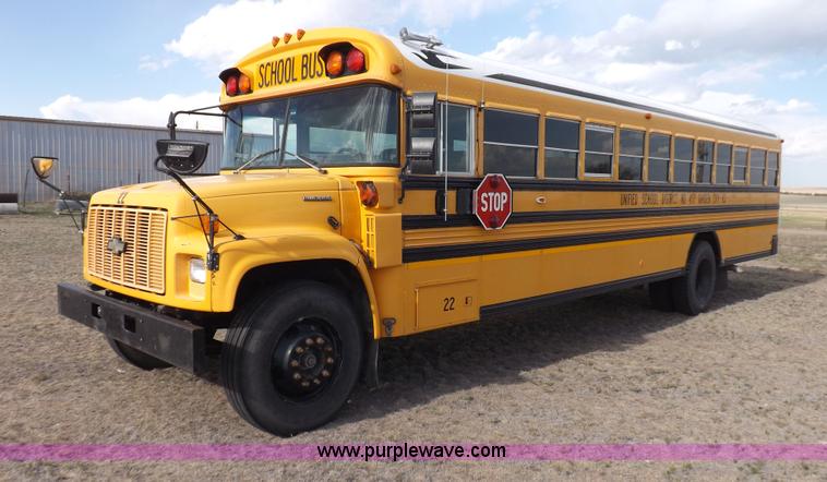 image for item H7124 1998 Chevrolet B7 school bus