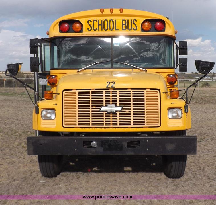 image for item H7124 1998 Chevrolet B7 school bus