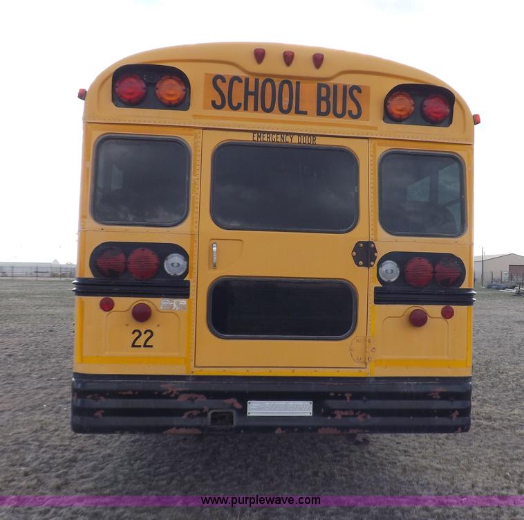 image for item H7124 1998 Chevrolet B7 school bus