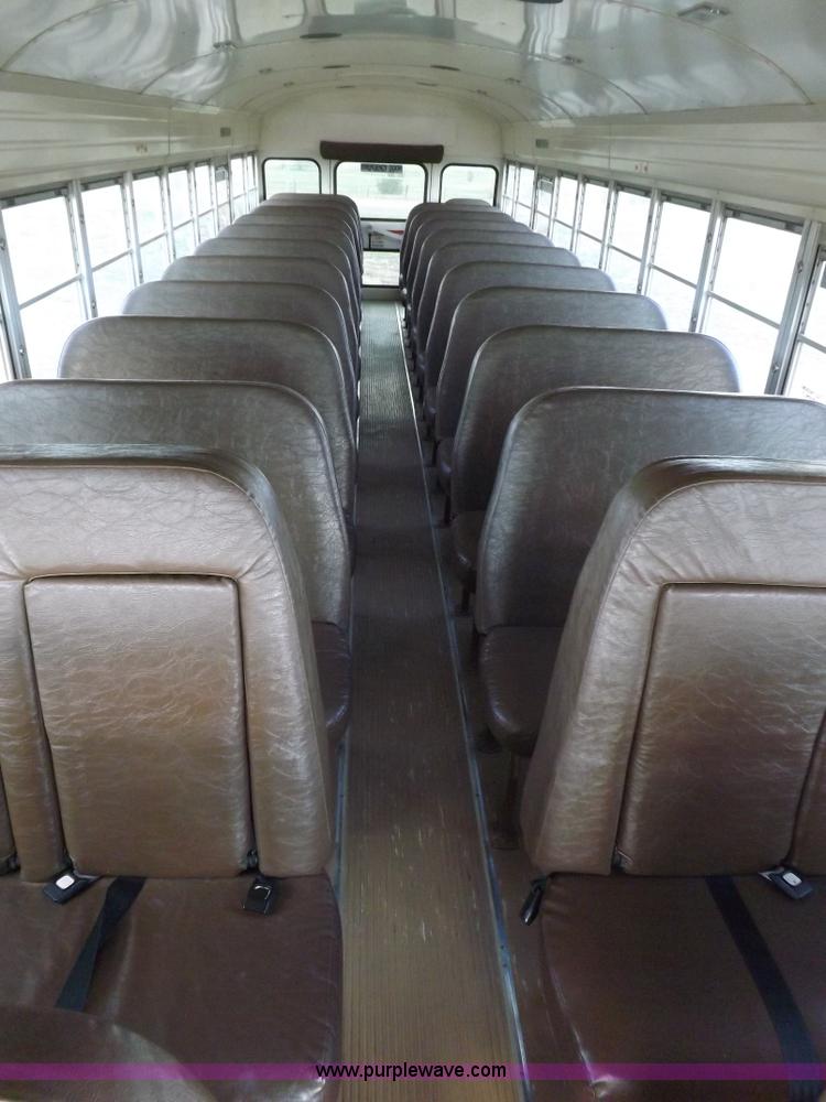 image for item H7124 1998 Chevrolet B7 school bus