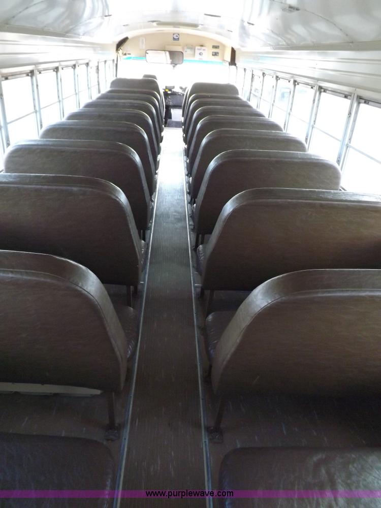 image for item H7124 1998 Chevrolet B7 school bus