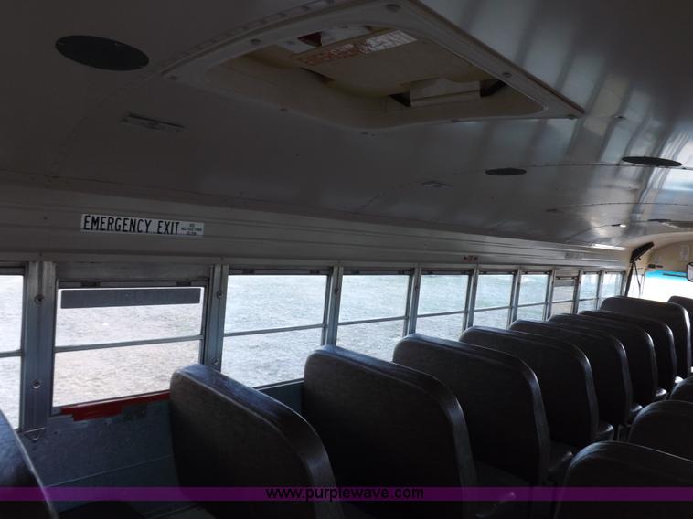 image for item H7124 1998 Chevrolet B7 school bus