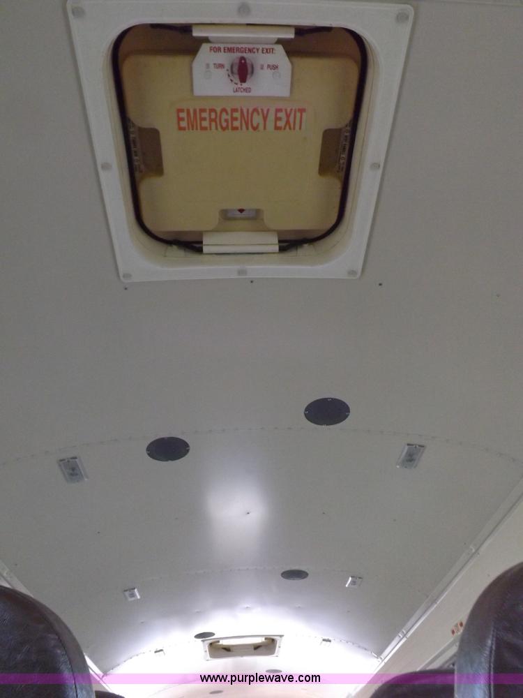 image for item H7124 1998 Chevrolet B7 school bus