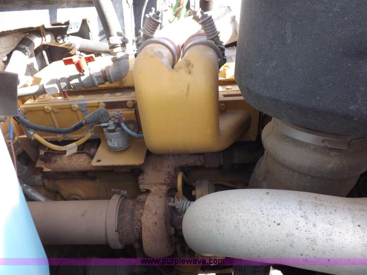 image for item H7124 1998 Chevrolet B7 school bus