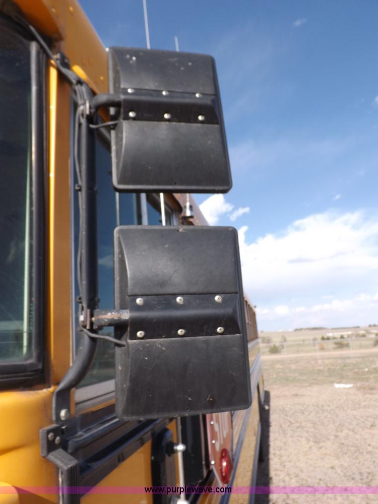 image for item H7124 1998 Chevrolet B7 school bus