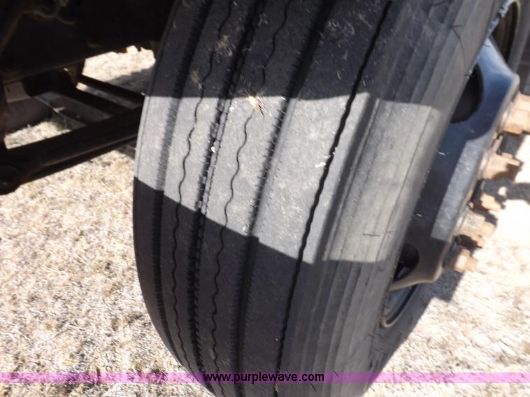 image for item H7124 1998 Chevrolet B7 school bus