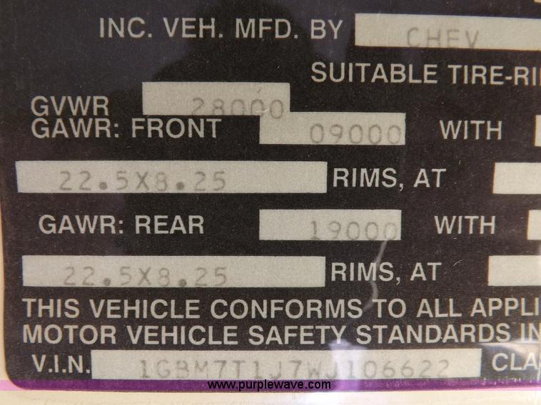 image for item H7124 1998 Chevrolet B7 school bus