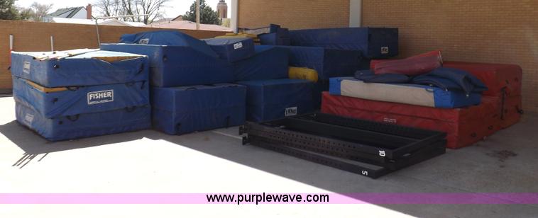 image for item H7129 Assorted high jump and pole vault parts