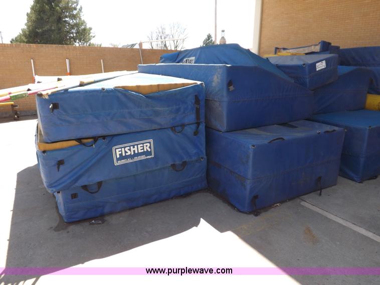 image for item H7129 Assorted high jump and pole vault parts