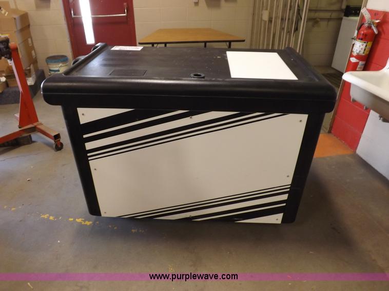 image for item H7131 Food service cart