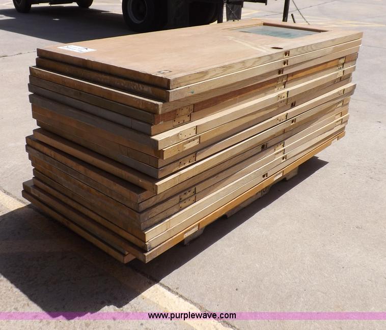 image for item H7141 Approximately 28 Oak veneer solid core doors